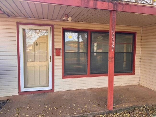 Photo - 2907 Moffett Ave