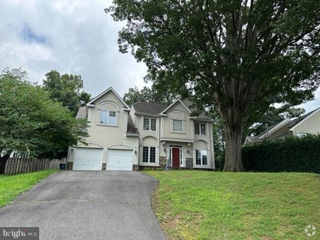 Building Photo - Stunning 5BR House in Roundtree Estates