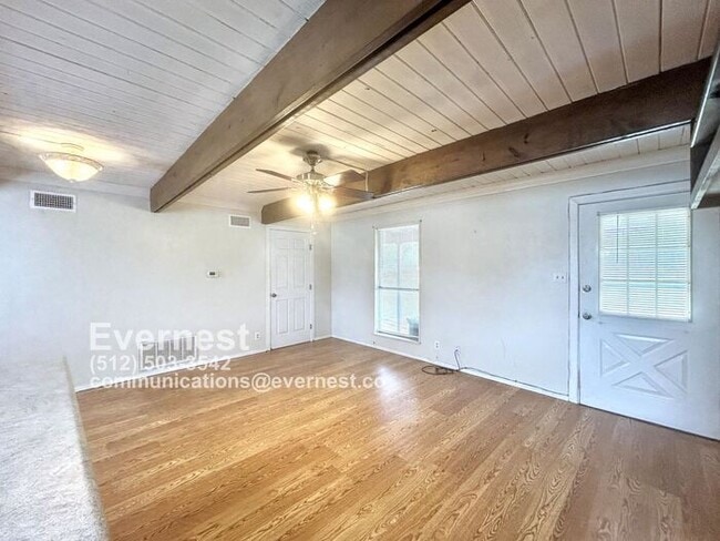 Photo - 801 W Navarro St