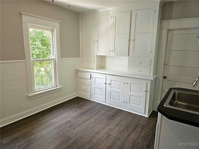 Building Photo - 793 Tifft St