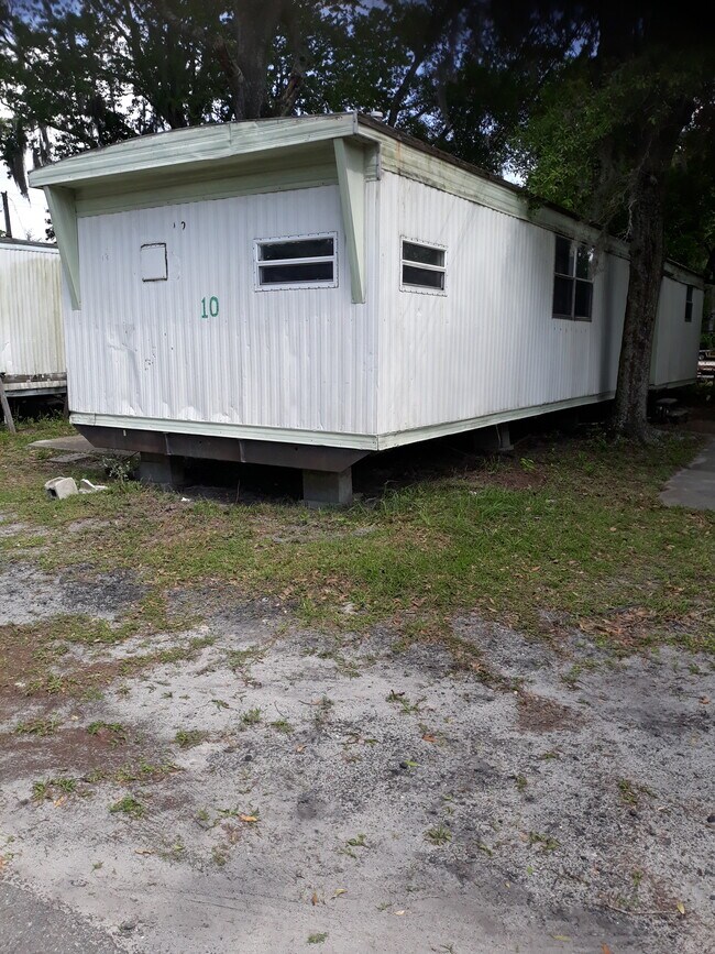 Lot #10 - 5355 New Kings Rd Apartments Unit 10