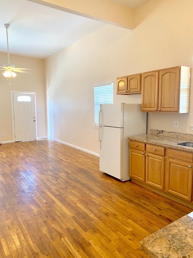 Photo - 2539-41 Gravier Unit 2541