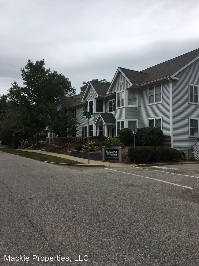 Photo - 2 br, 2 bath House - 365 South Madison Street