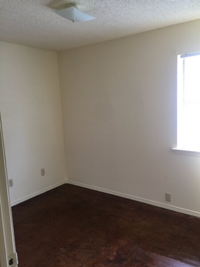 Photo - 687 Jill St Unit Apt B