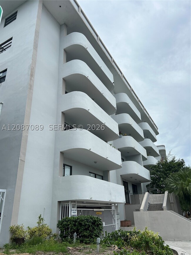 110 S Shore Dr Unit 4E