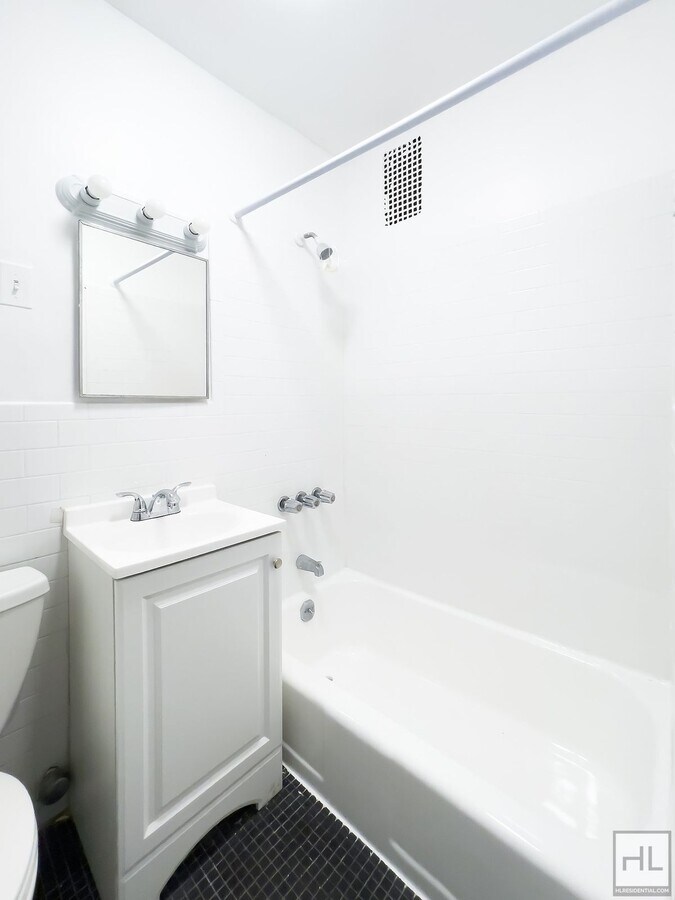 Photo - East 61 Street Unit 2F