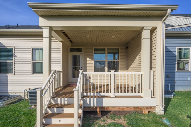 Photo - 6147 Dock St