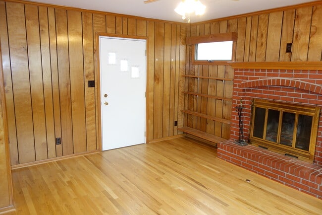 Photo - Adorable Waldo Location on Quiet Street