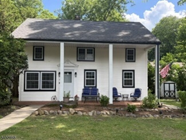 Building Photo - 6 Standish Ln