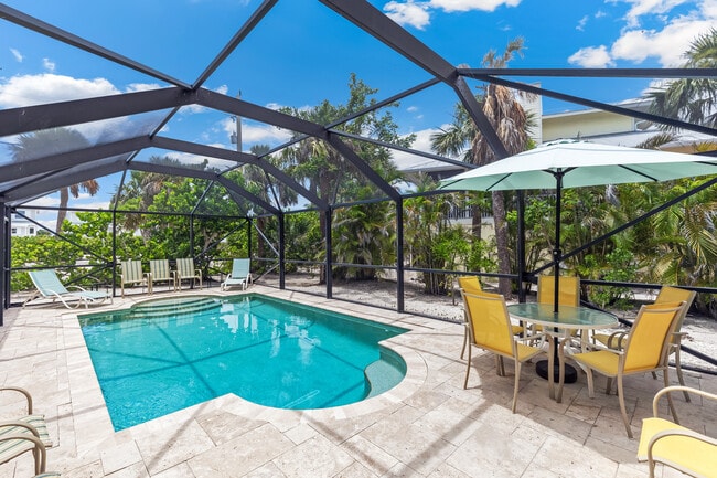 Building Photo - 405 Luke St