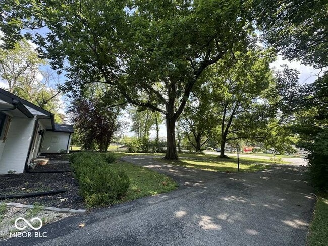 Photo - 8500 N Meridian St