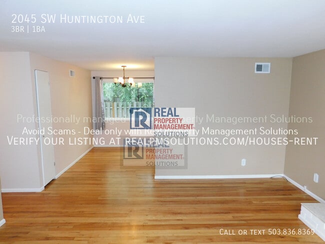 Photo - 2045 SW Huntington Ave