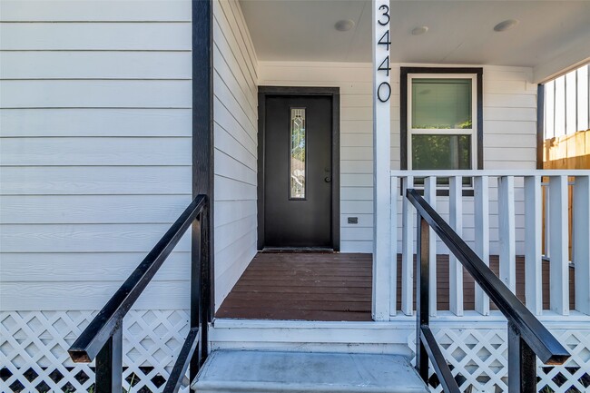 Photo - 3440 Bremond St