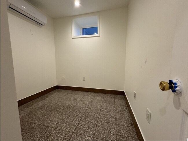 377 Danforth Ave 9 - 371 Danforth Ave Unit 9