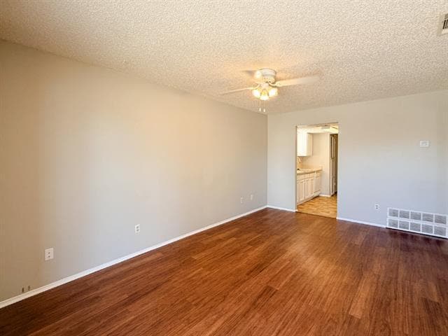 Photo - 333 Charles St