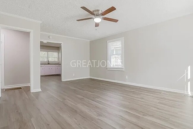 Photo - 106 Keyes St