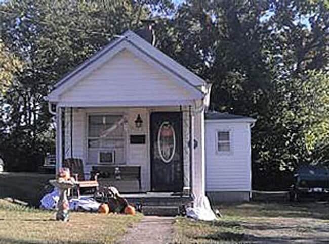 Building Photo - 907 Charles Ave