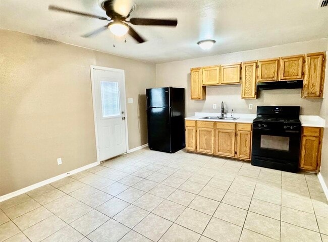 Photo - 1421 Reagan Dr