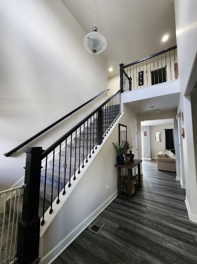 Photo - Long Realty & Property Management - 5 bedroom Stunning Home with Full Finished Basement