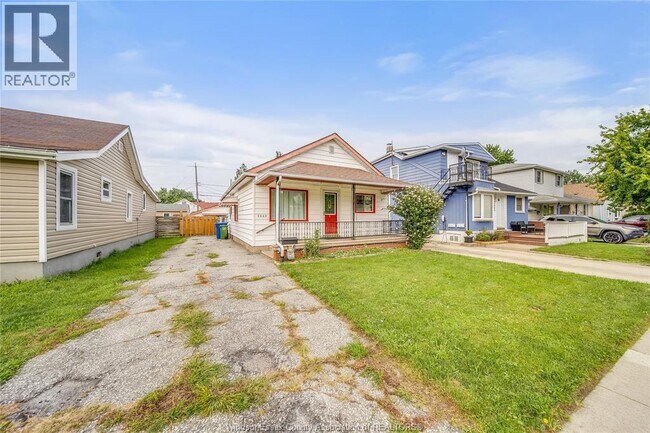 Photo - 2669 Parent Ave