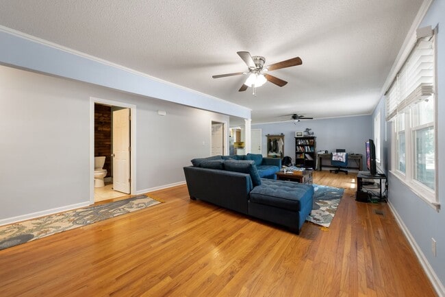 Photo - Cozy 3Bed/2Bath with plenty of natural light located in Durham! Enormous backyard is a must see!!