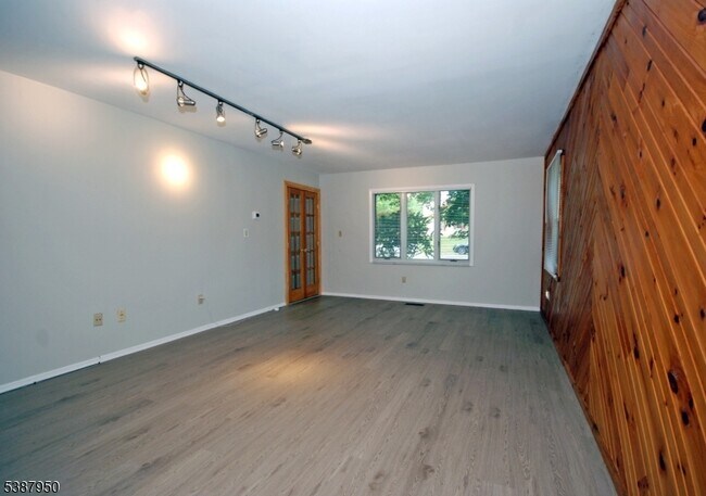 Photo - 25 Hughes Rd