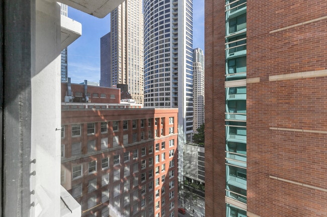 Photo - 21 E Chestnut St Unidad FL23-ID1391