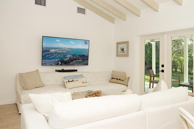 Photo - 221 Princeton Dr