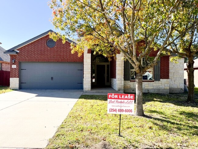 Building Photo - Available NOW!!!! Beautiful 1 story, 3 bedroom, 2.5 bath, 2 car garage home with a privacy fenced...