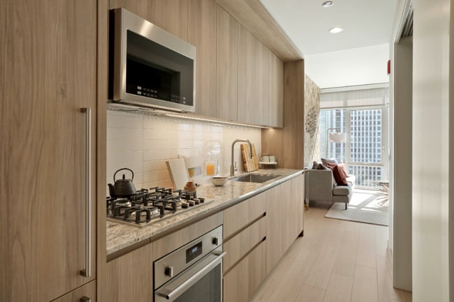 Photo - 337 N Halsted St