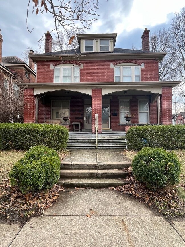 Building Photo - 991-993 Bryden Road Unit 991