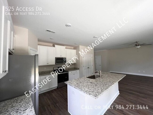 Photo - 525 Access Dr