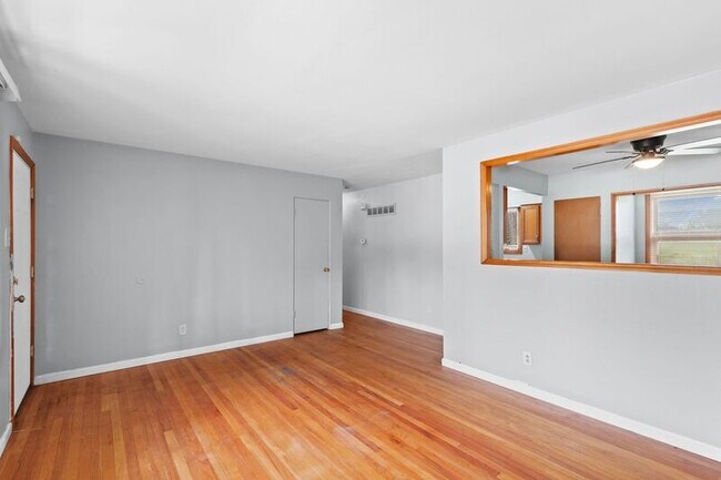 Photo - 515 Topaz Ave