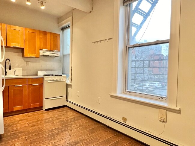 Photo - 183 Montgomery St Unit 1