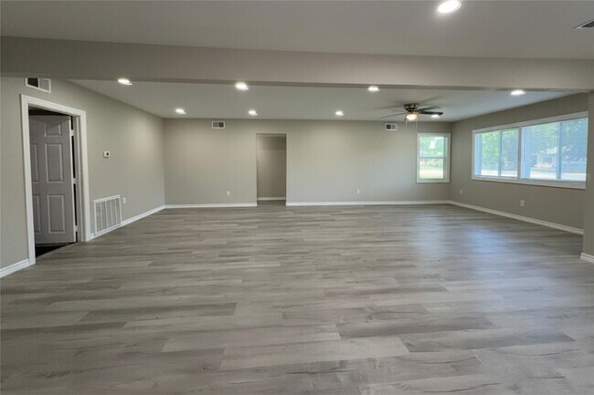 Photo - 2214 5th Ave N