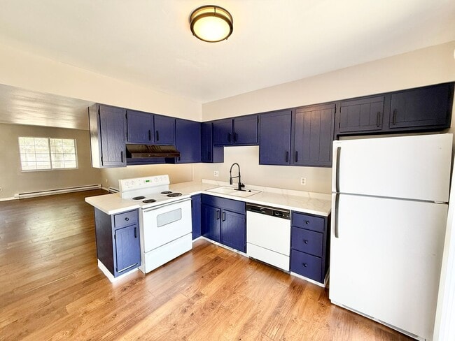 Photo - 37 Royal Crest Dr Unidad A