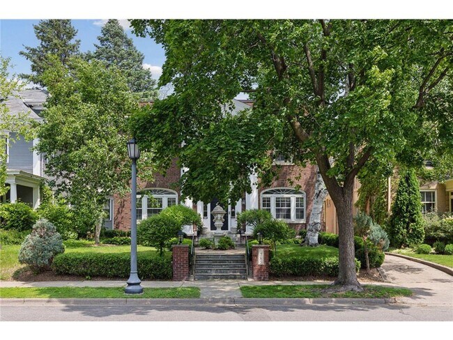 Photo - 1785 Dupont Ave S