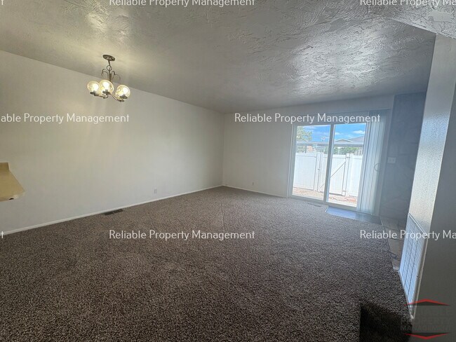 1524 Falcon Dr
