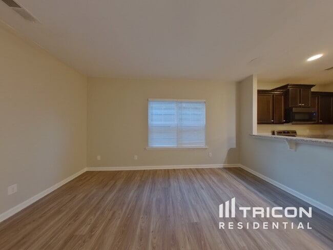 Photo - 112 Wainscot Oak Ln
