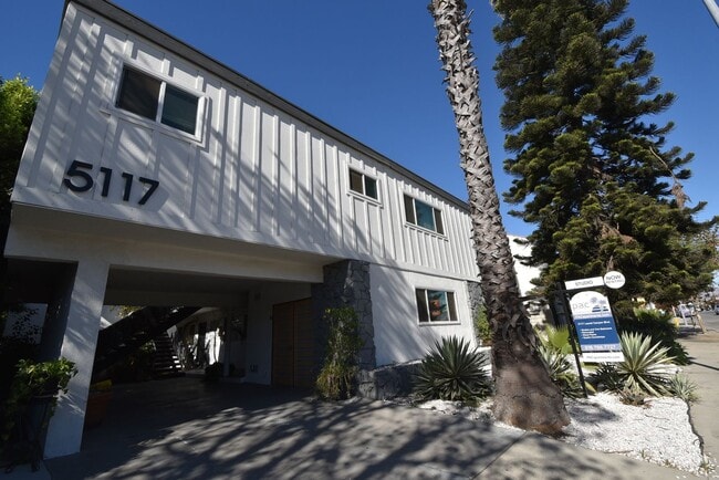 Photo - 5117 Laurel Canyon Blvd Apartment Unit A