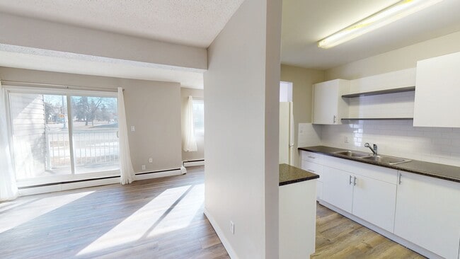 Photo - 10201-10108 108 Ave Unit 101