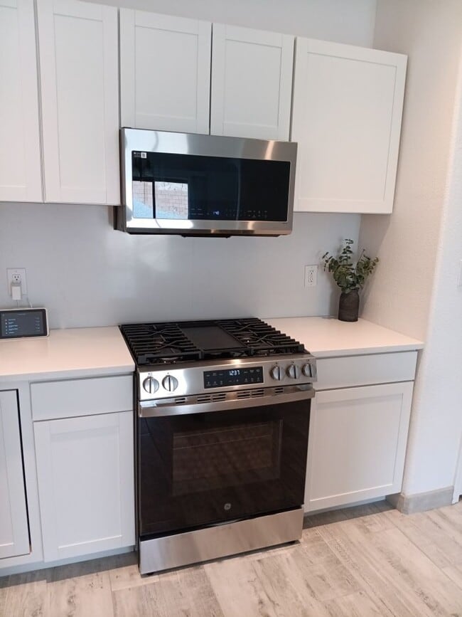 Photo - Newly-renovated 3 bedroom, 2 bathroom in Los Lunas! All new appliances! HUGE yard! Showings avail...