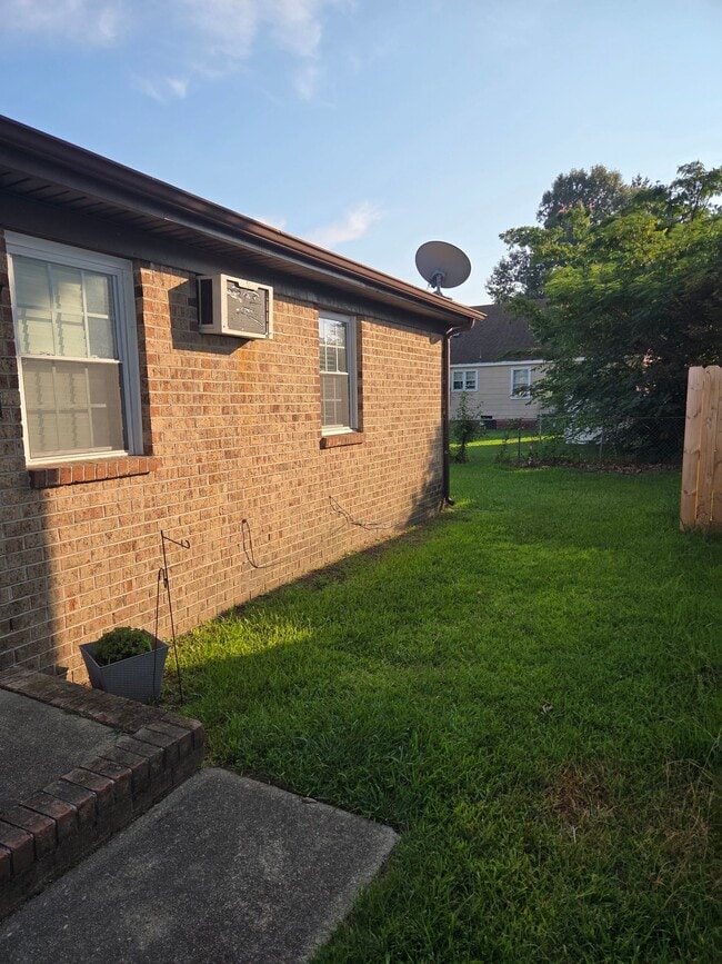 Photo - 2305 Palmyra St