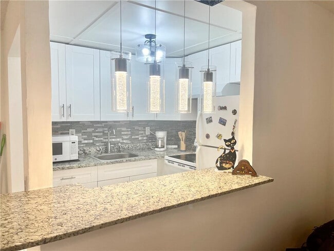 Photo - 446 Fanshaw K Unidad 466