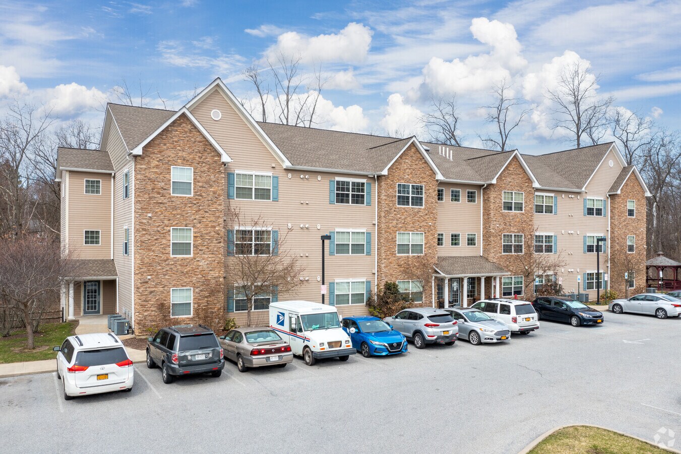 Pendell Commons - Pendell Commons Apartments