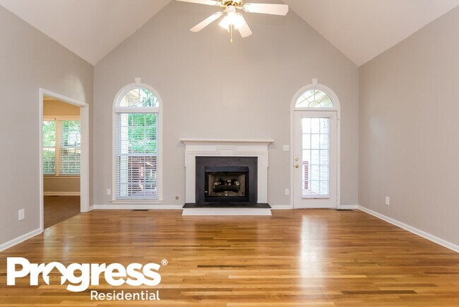 Photo - 4527 Avion Park