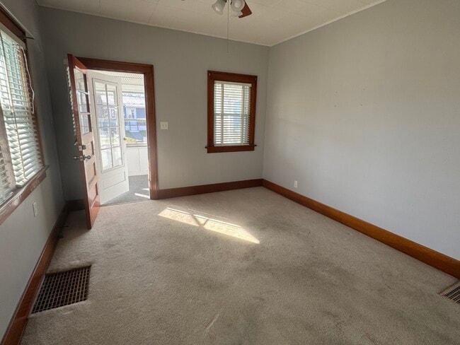 Photo - 2246 Bellevue Ave