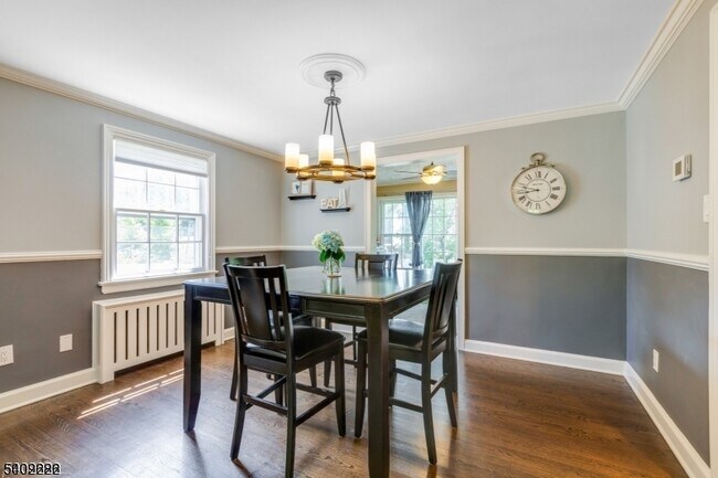 Photo - 328 E Cedar St