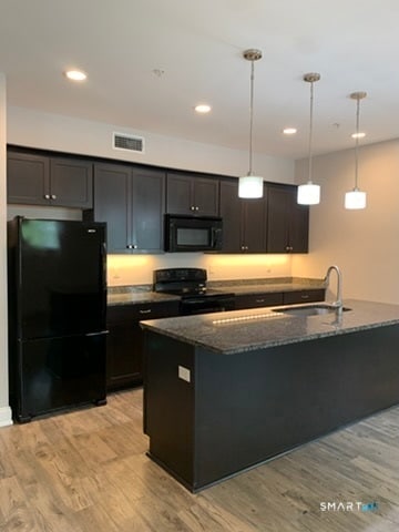 Photo - 102 Edgewater Cir