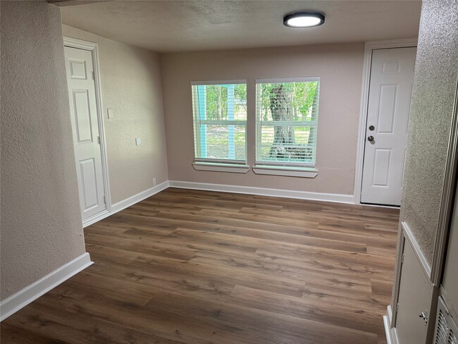 619 Ave B